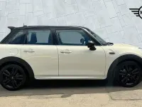 Used Mini Cooper Hatch 134 HP (98 kW) 2019 White Hatchback