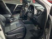 Used Toyota RAV4 151 HP (111 kW) 2017 White SUV