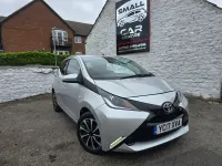 Gebraucht Toyota Aygo X-play 69 PS (50 kW) 2017 Silber Kleinwagen