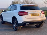 Used Mercedes GLA180 Urban 122 HP (89 kW) 2019 Polar white SUV