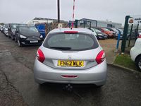 Second-hand Peugeot 208 Access 2012 Argintiu Hatchback