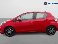 Used Toyota Yaris 111 HP (81 kW) 2019 Red Hatchback