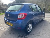 Usado Dacia Sandero Lauréate 90 CV (66 kW) 2013 Azul Utilitario