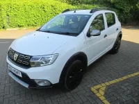 Used Dacia Sandero Lauréate 90 HP (66 kW) 2017 White Hatchback