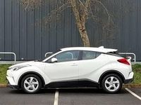 Used Toyota C-HR 122 HP (89 kW) 2018 White SUV