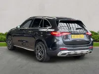 Usado Mercedes GLC300e AMG line 2025 Gris Familiar