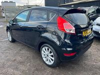 Begagnad Ford Fiesta Titanium 2015 Svart Halvkombi