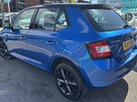 Begagnad Skoda Fabia Colour Edition 90 HK (66 kW) 2017 Blå Halvkombi