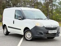 Usado Vauxhall Combo 89 HP (65 kW) 2015 Branco Monovolume