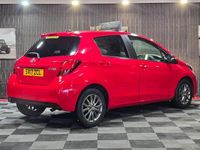 Used Toyota Yaris 99 HP (72 kW) 2017 Red Hatchback