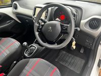 Used Peugeot 108 Active 68 HP (50 kW) 2015 White Hatchback