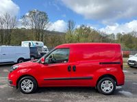 Used Fiat Doblò 95 HP (69 kW) 2018 Red MPV