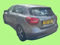 Usado Mercedes A160 Executive 102 HP (75 kW) 2017 Cinzento Citadino