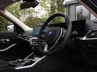 Usado BMW 330e Sport Line 288 HP (211 kW) 2023 Azul Sedan