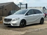 Begagnad Mercedes B180 2013 Silver Minibuss