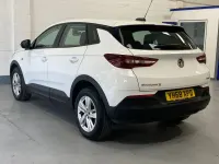 Used Vauxhall Grandland X S 130 HP (95 kW) 2018 White SUV