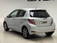 Used Toyota Yaris 100 HP (73 kW) 2012 Silver Hatchback