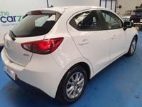 Begagnad Mazda 2 2019 Vit Halvkombi