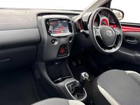 Used Toyota Aygo Trend 72 HP (52 kW) 2021 Red Hatchback