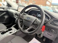 Used Ford Focus Zetec 125 HP (91 kW) 2019 Silver Hatchback