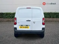 Second-hand Vauxhall Combo S 100 CP (73 kW) 2024 Alb Monovolum