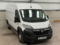 Second-hand Vauxhall Movano 140 CP (102 kW) 2023 Alb