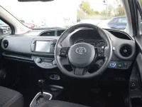 Used Toyota Yaris Hybrid 100 HP (73 kW) 2019 White Hatchback