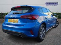 Begagnad Ford Focus Titanium 2023 Blå Halvkombi