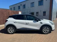 Usado Renault Captur Iconic 130 CV (95 kW) 2020 Blanco SUV