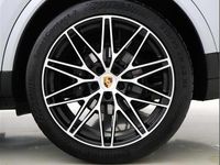Used Porsche Cayenne 348 HP (255 kW) 2023 Silver SUV