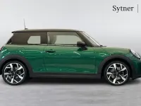 Used Mini Cooper Hatch 154 HP (113 kW) 2024 Green Hatchback