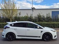 Używany Ford Focus ST 280 KM (205 kW) 2016 Biały Hatchback