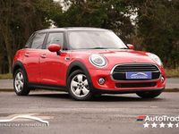 Begagnad Mini Cooper Classic 136 HK (100 kW) 2019 Röd Halvkombi