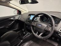Used Ford Focus Titanium X 120 HP (88 kW) 2015 Red Hatchback