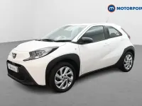 Used Toyota Aygo X PURE 2023 White SUV