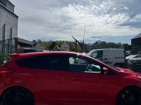 Usado Ford Focus ST 250 HP (183 kW) 2016 Vermelho Citadino