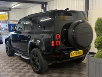 Używany Land Rover Defender HSE Dynamic 300 KM (220 kW) 2022 Czarny SUV