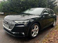 Begagnad Audi e-tron Performance 230 kW (313 HK) 2022 Svart SUV