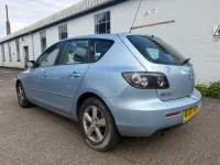 Usado Mazda 3 105 HP (77 kW) 2007 Prateado Citadino