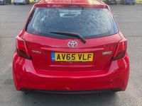 Used Toyota Yaris 69 HP (50 kW) 2015 Red Hatchback