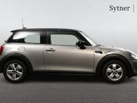 Begagnad Mini Cooper Classic 134 HK (98 kW) 2022 Silver Halvkombi