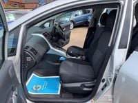 Usado Toyota Auris 2010 Prateado Citadino