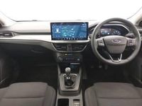 Used Ford Focus Titanium 155 HP (114 kW) 2022 Red Hatchback