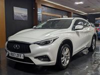 Used Infiniti Q30 109 HP (80 kW) 2017 White Hatchback