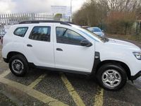 Begagnad Dacia Duster Essentiel 90 HK (66 kW) 2022 Vit SUV