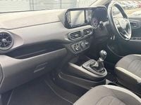 Used Hyundai i10 SE 67 HP (49 kW) 2022 White Hatchback