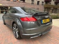 Begagnad Audi TT S-Line 230 HK (169 kW) 2015 Grå Sportkupé