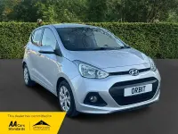 Usado Hyundai i10 SE 67 CV (49 kW) 2015 Plateado Utilitario