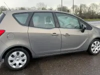 Używany Vauxhall Meriva 110 KM (80 kW) 2013 Brązowy Minivan
