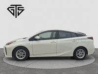 Used Toyota Prius 2025 White Hatchback